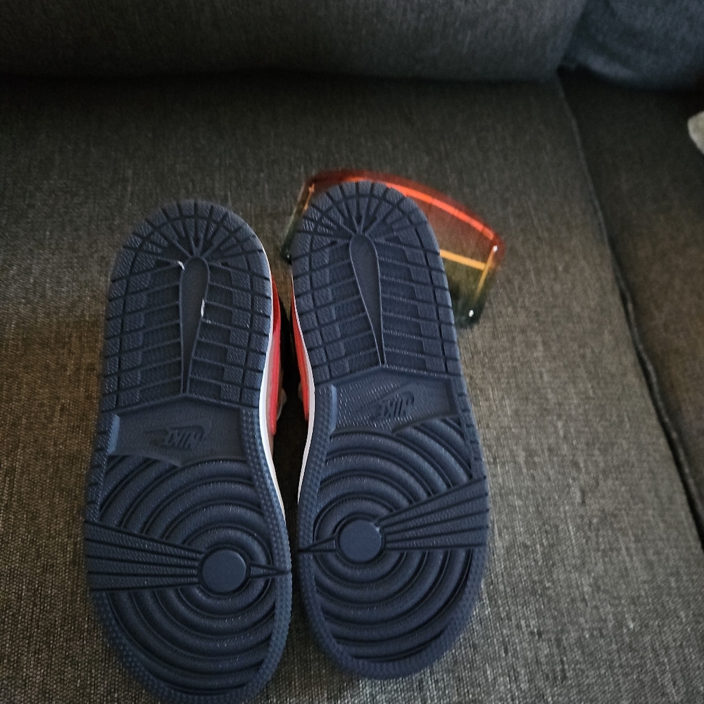 Size 4y dunks - Picture 3 of 3